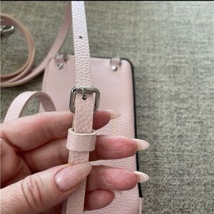 Bandolier Pebble expended pouch in the color primrose- light pink